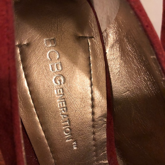 Burgundy Suede BCBGeneration Pumps (size 7) - Picture 4 of 4